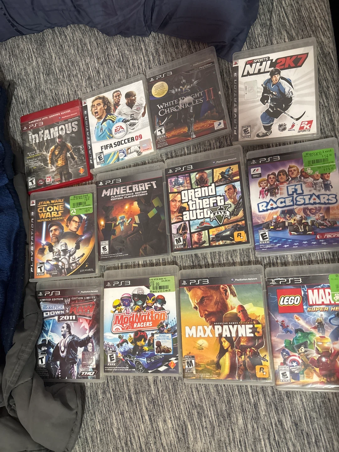 PlayStation 3 Console with Games and Remote - photo 2