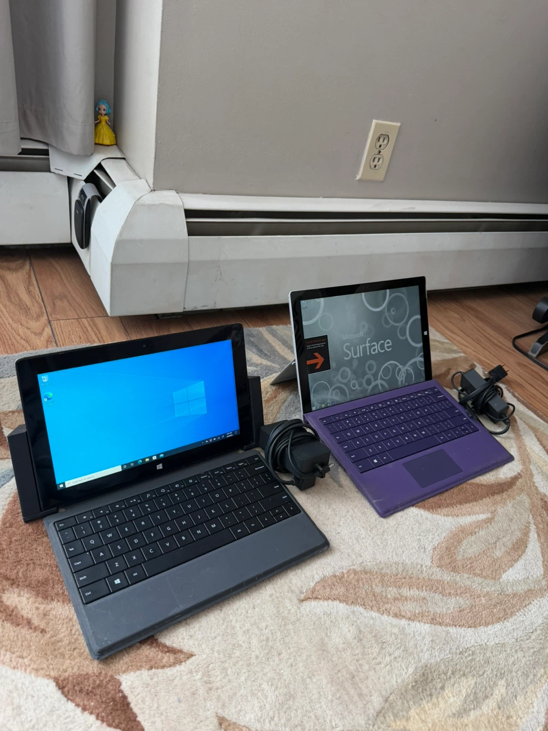 Microsoft Surface Pro 2/3 i5 4GB 128GB + Keyboard & Charger