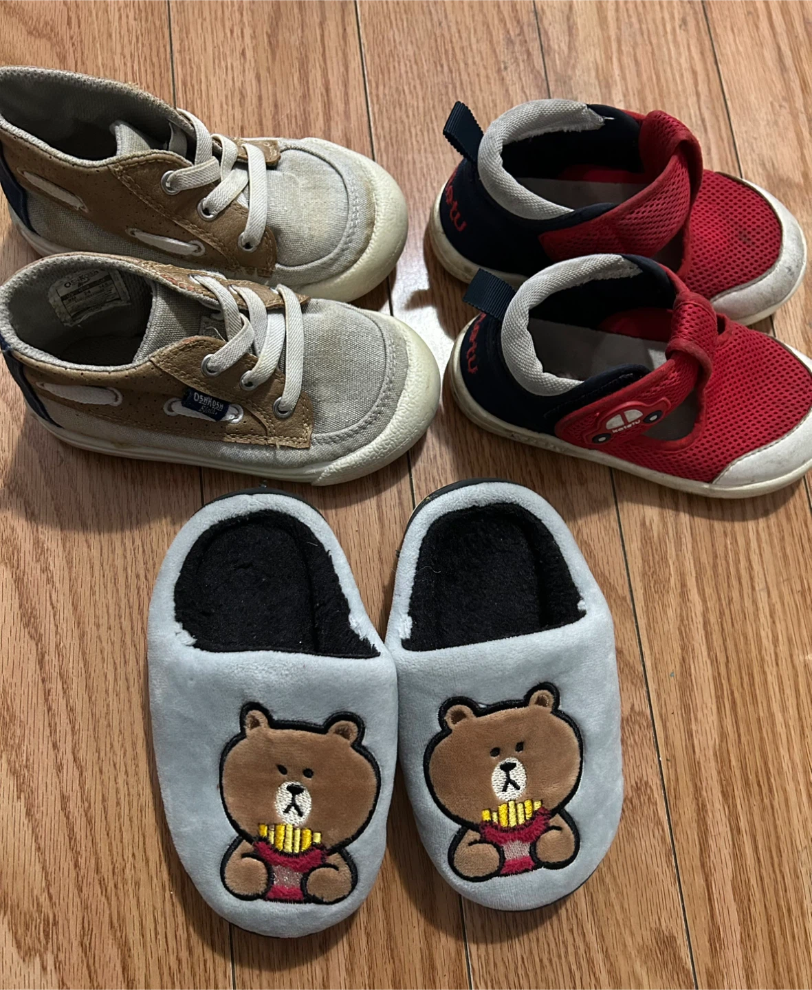 $10 for 3pairs of Toddler Shoes and Slippers Bundle Size 8 - photo 2