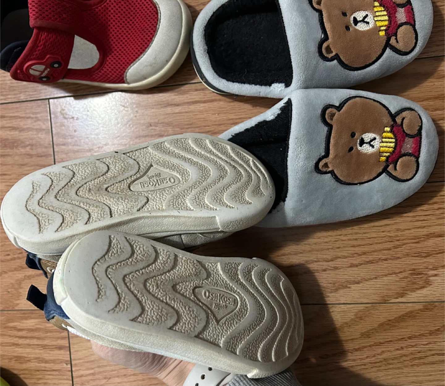 $10 for 3pairs of Toddler Shoes and Slippers Bundle Size 8 - photo 3