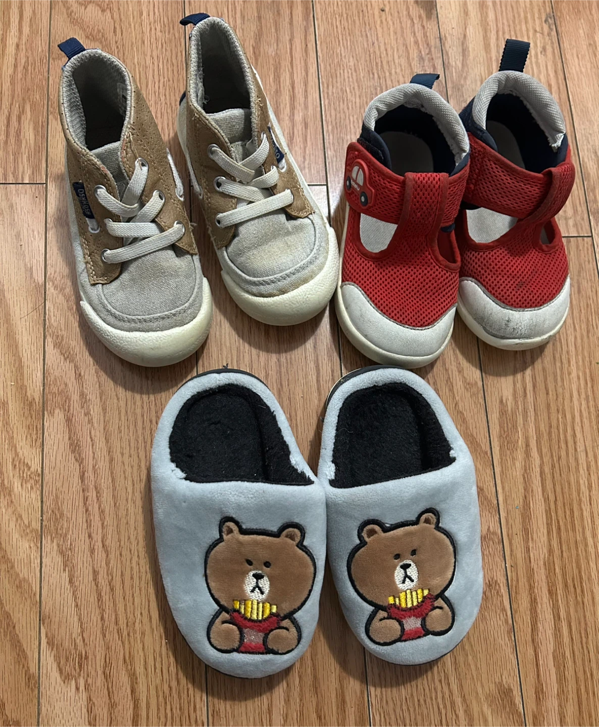$10 for 3pairs of Toddler Shoes and Slippers Bundle Size 8