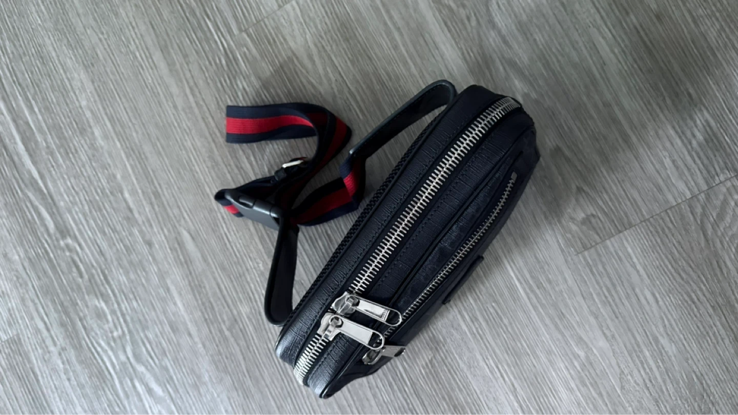 Gucci Black GG Supreme Monogram Belt Bag - photo 4