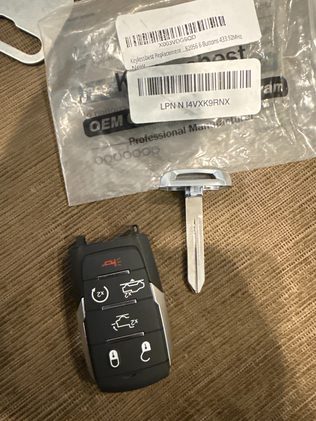 Keyless Replacement Key Fob for Ram 6 Buttons 433.92MHz - photo 2