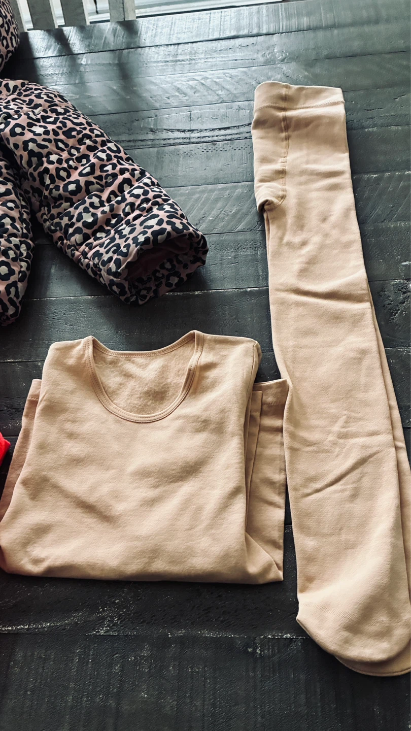Girl’s size 5/6 clothes lot & Cougar boots - photo 2