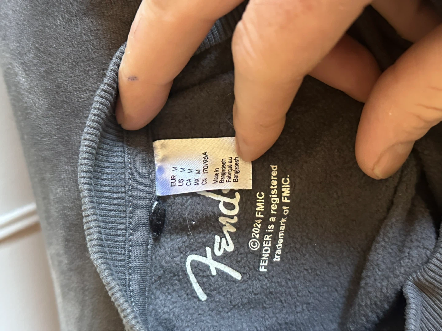 Fender sweater size med - photo 2