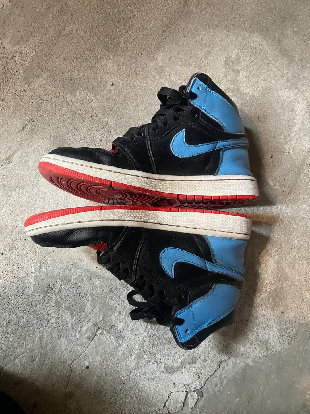 Nike Air Jordan 1 High Sneakers - photo 2