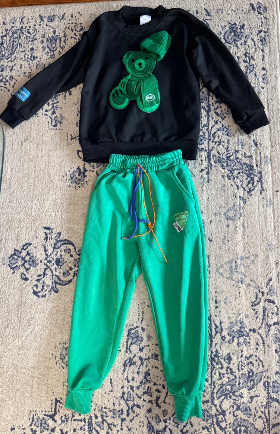 Black Bear Sweatshirt and Green Joggers Set. SOZE 5-6Y