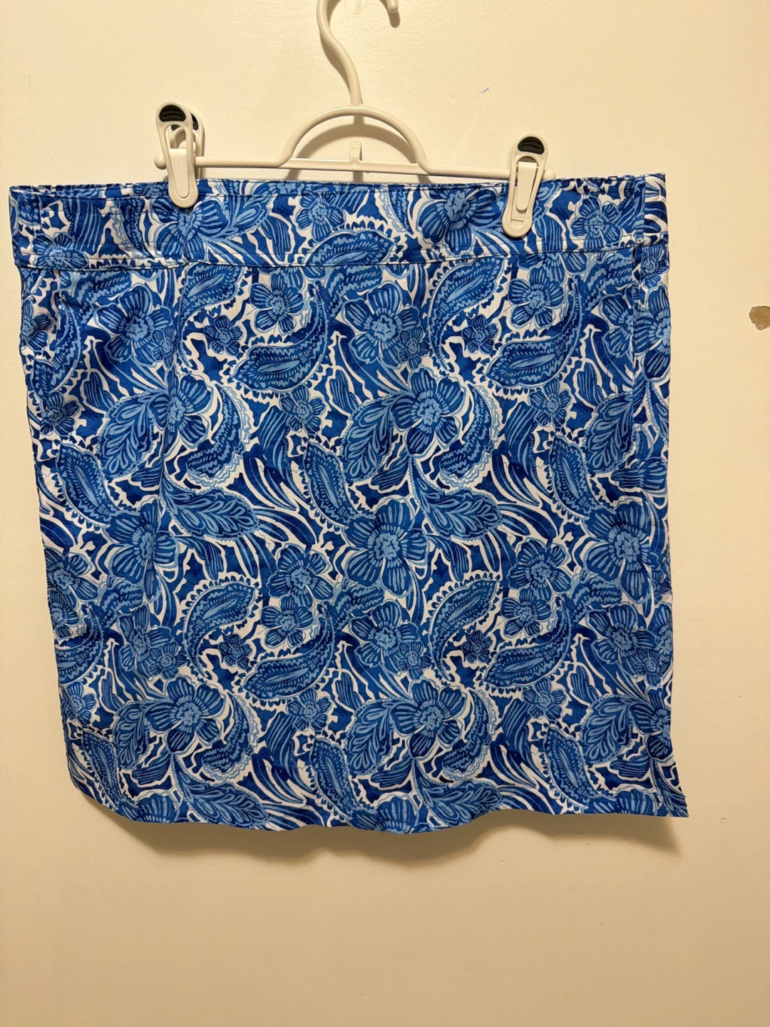 Blue and white Floral Rip Skirt Size X-Large