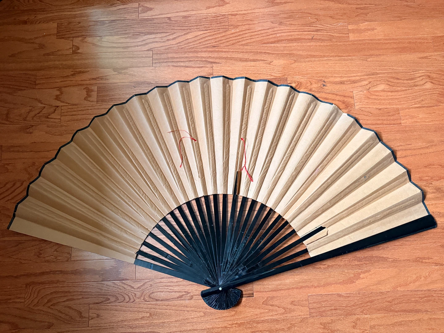 Vintage folding fan (large) - photo 2