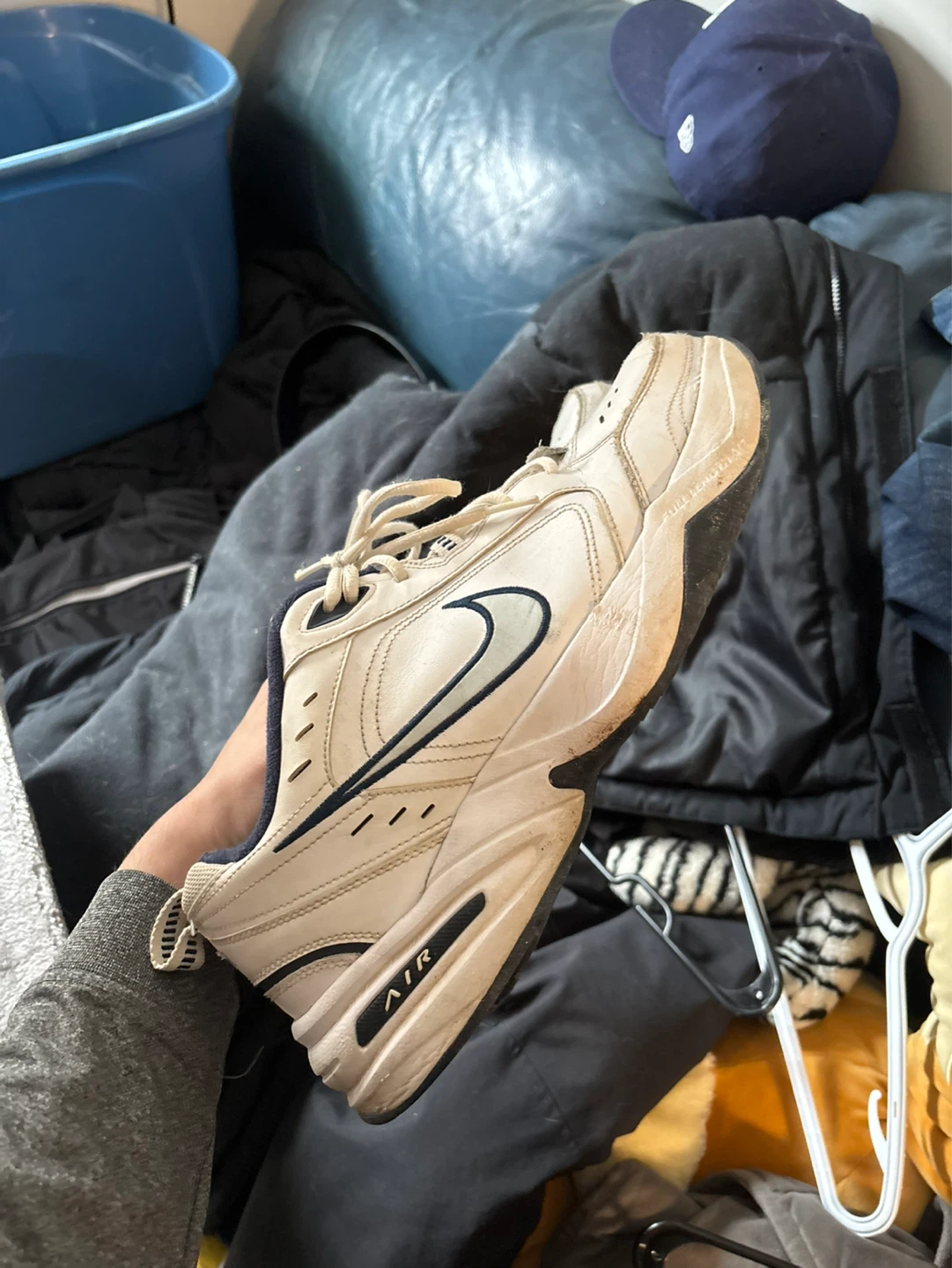 Nike air monarch