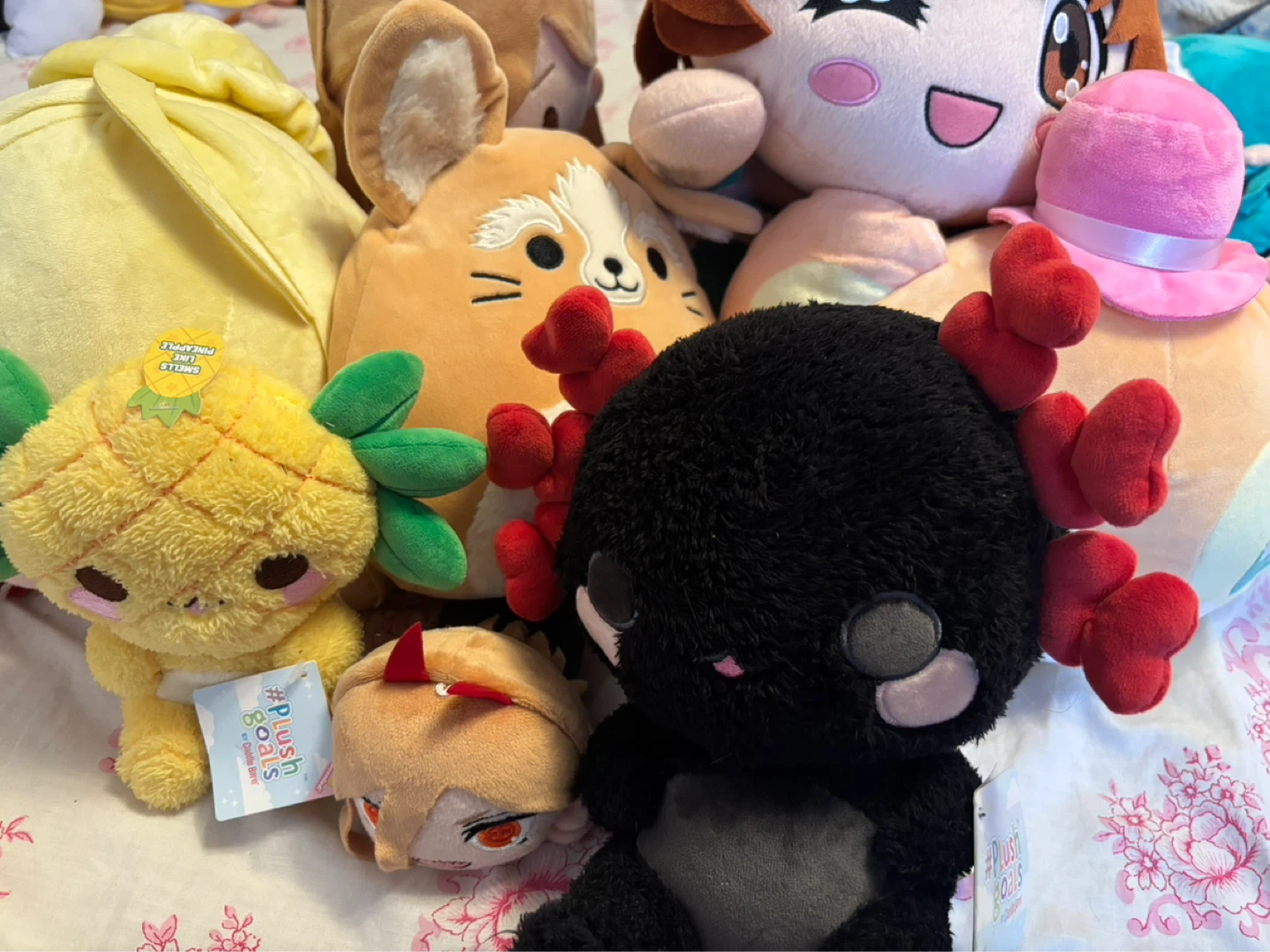 Lot of plushies (squishmallow, anime)