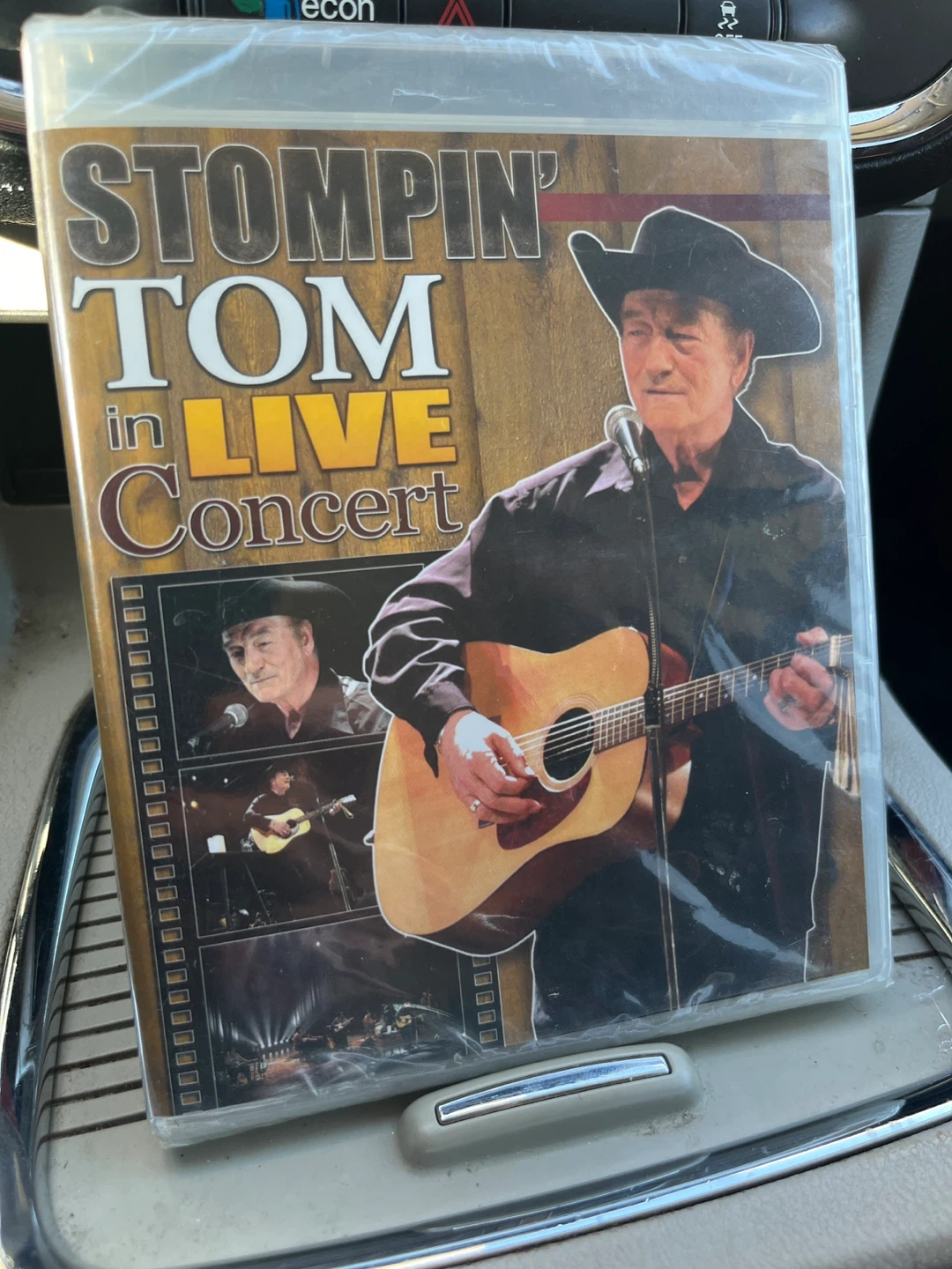 Stompin' Tom in Live Concert DVD