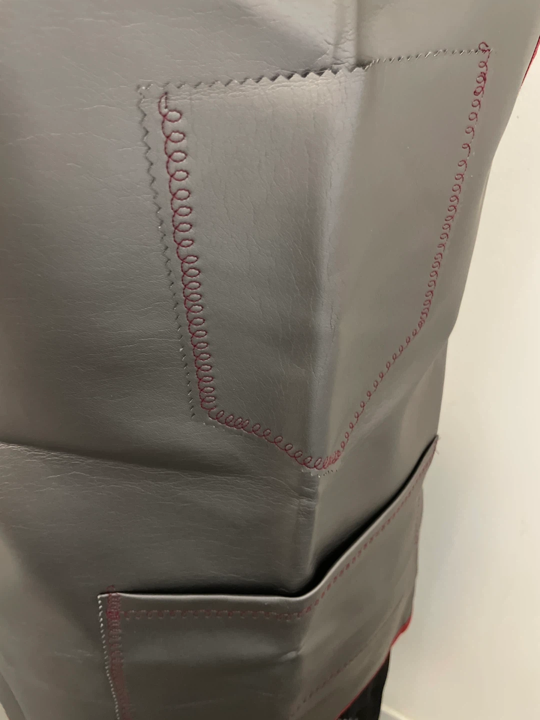 Grey and Red leather Apron - photo 4