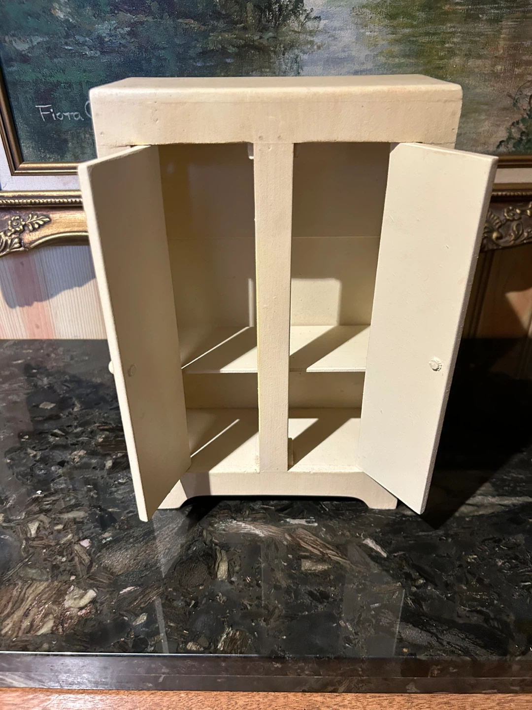 Small Model Wooden Cabinet with Painted Doors - photo 3