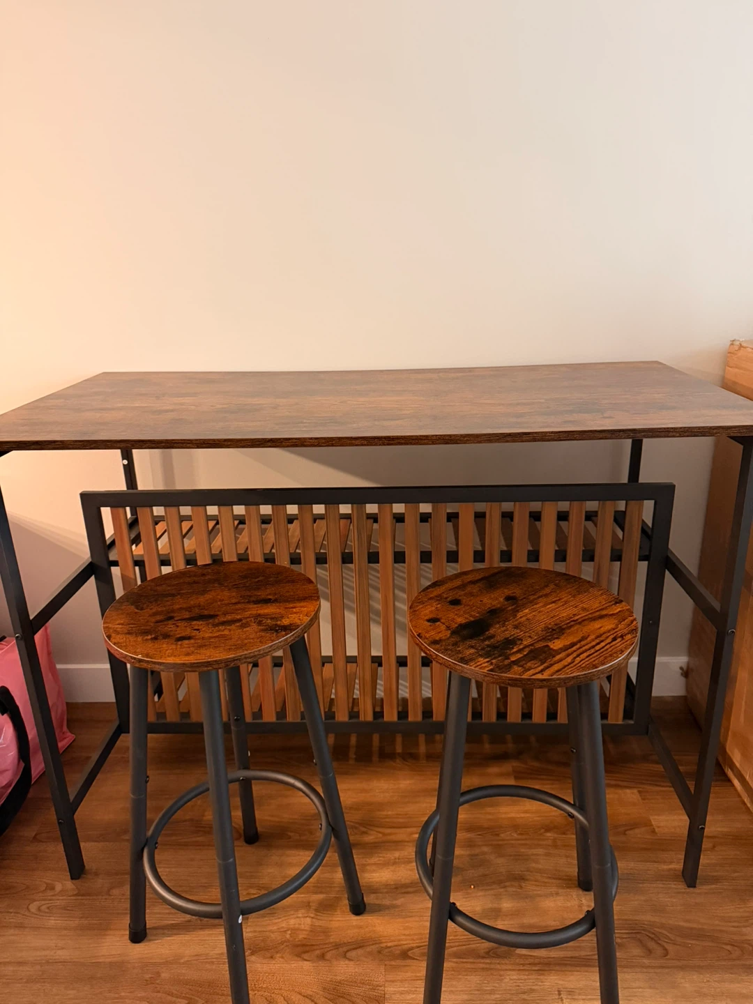 Table with stools - photo 3