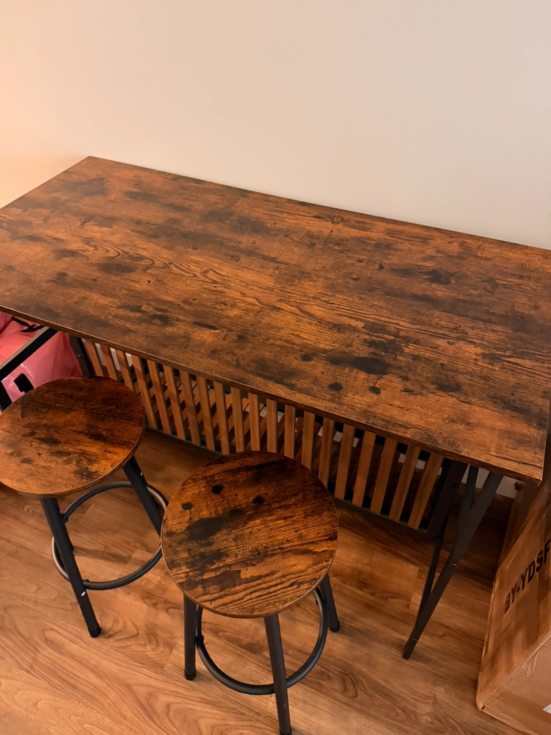 Table with stools - photo 2