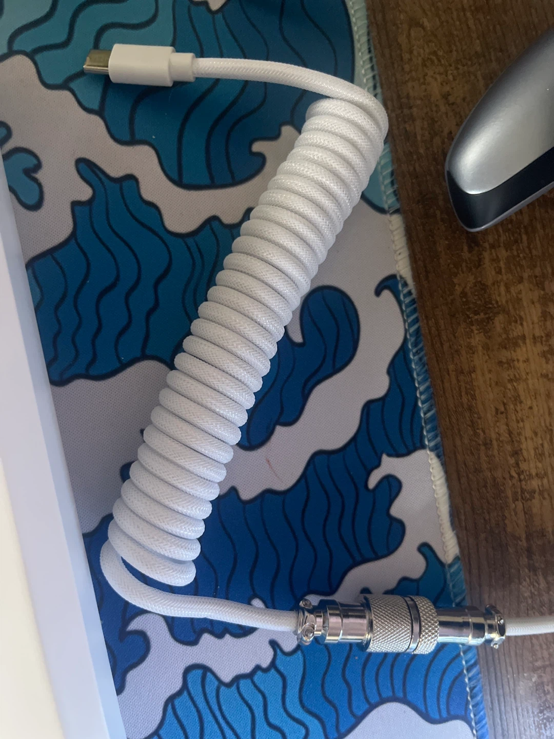 Rk61 mechanical keyboard with pudding keycaps and a coiled cable - photo 4