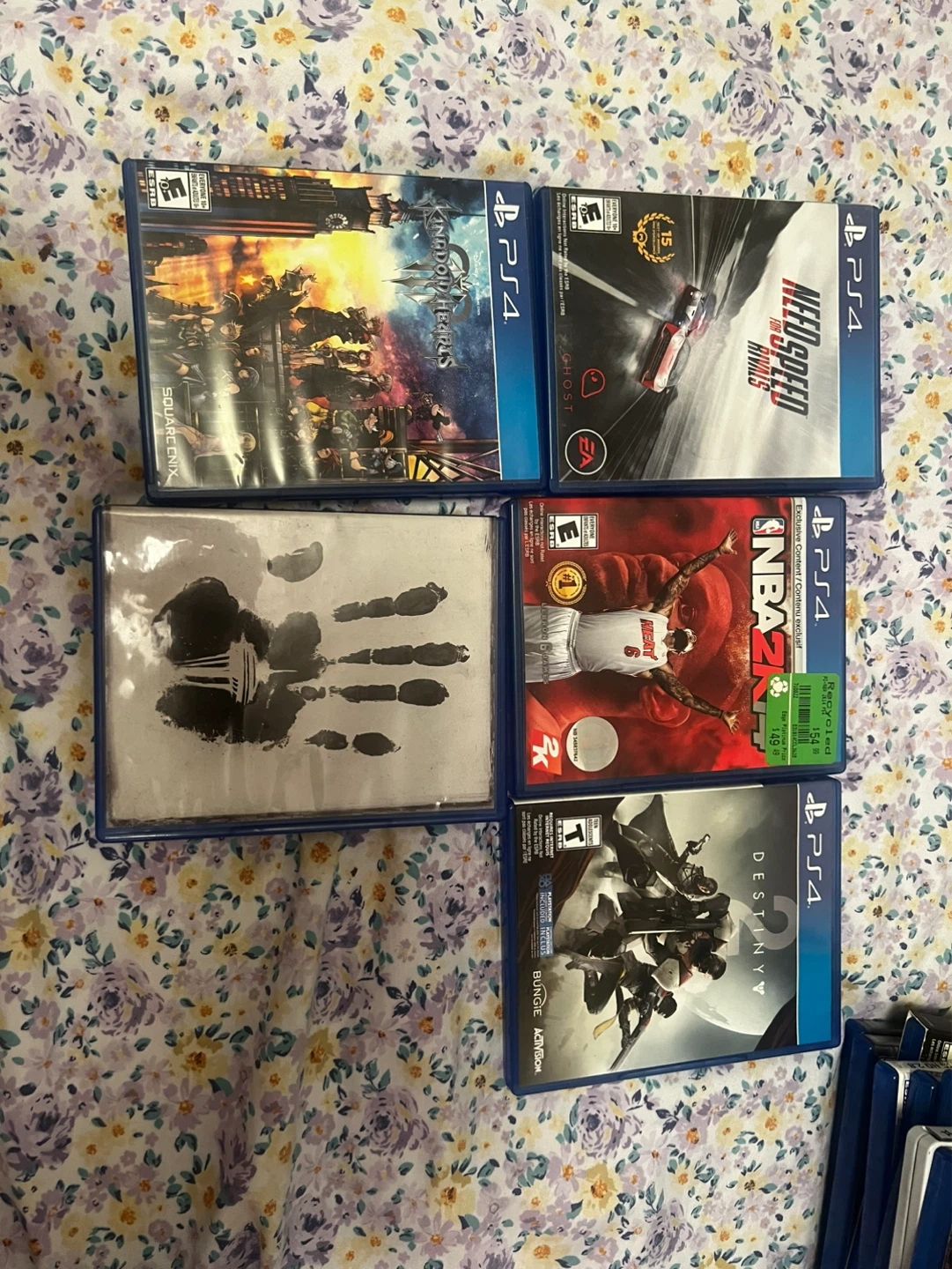 For sale PS4 system and 31 games and controller - photo 2