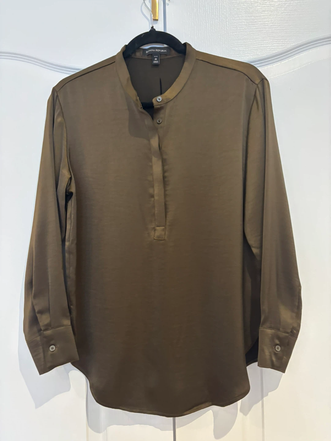 Banana Republic olive green blouse size medium petite