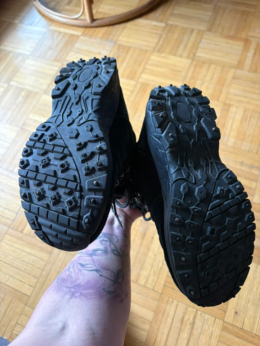 Black Suede Winter Boots - photo 4