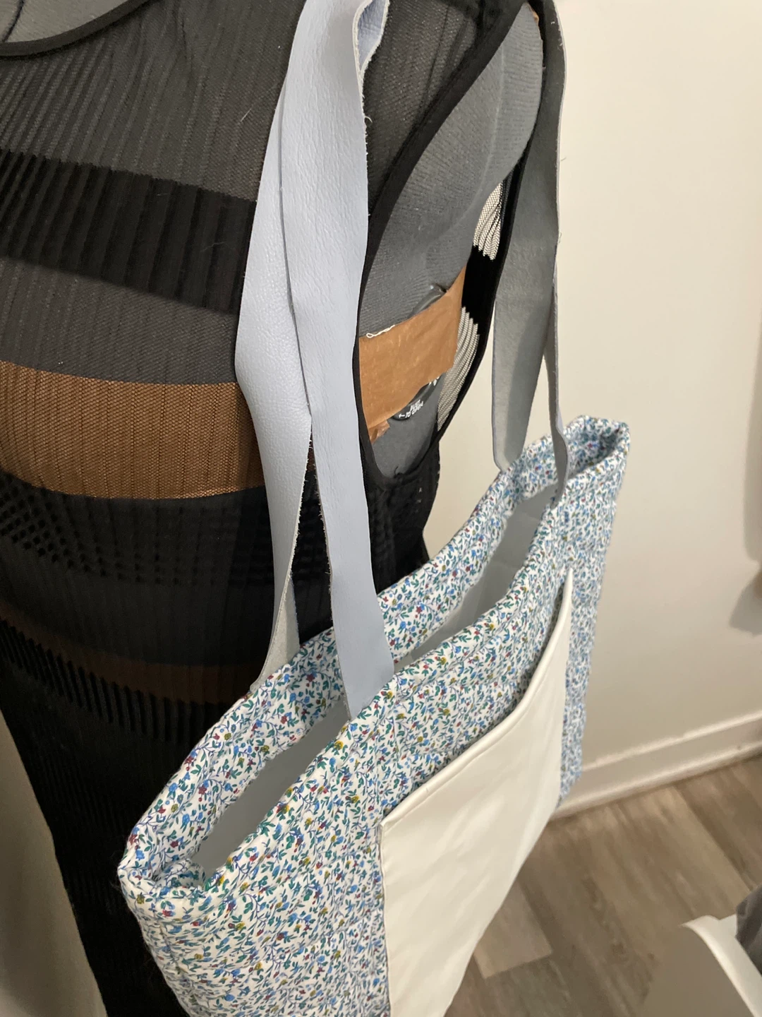 Quilted Floral Tote Bag with White Pocket - photo 2
