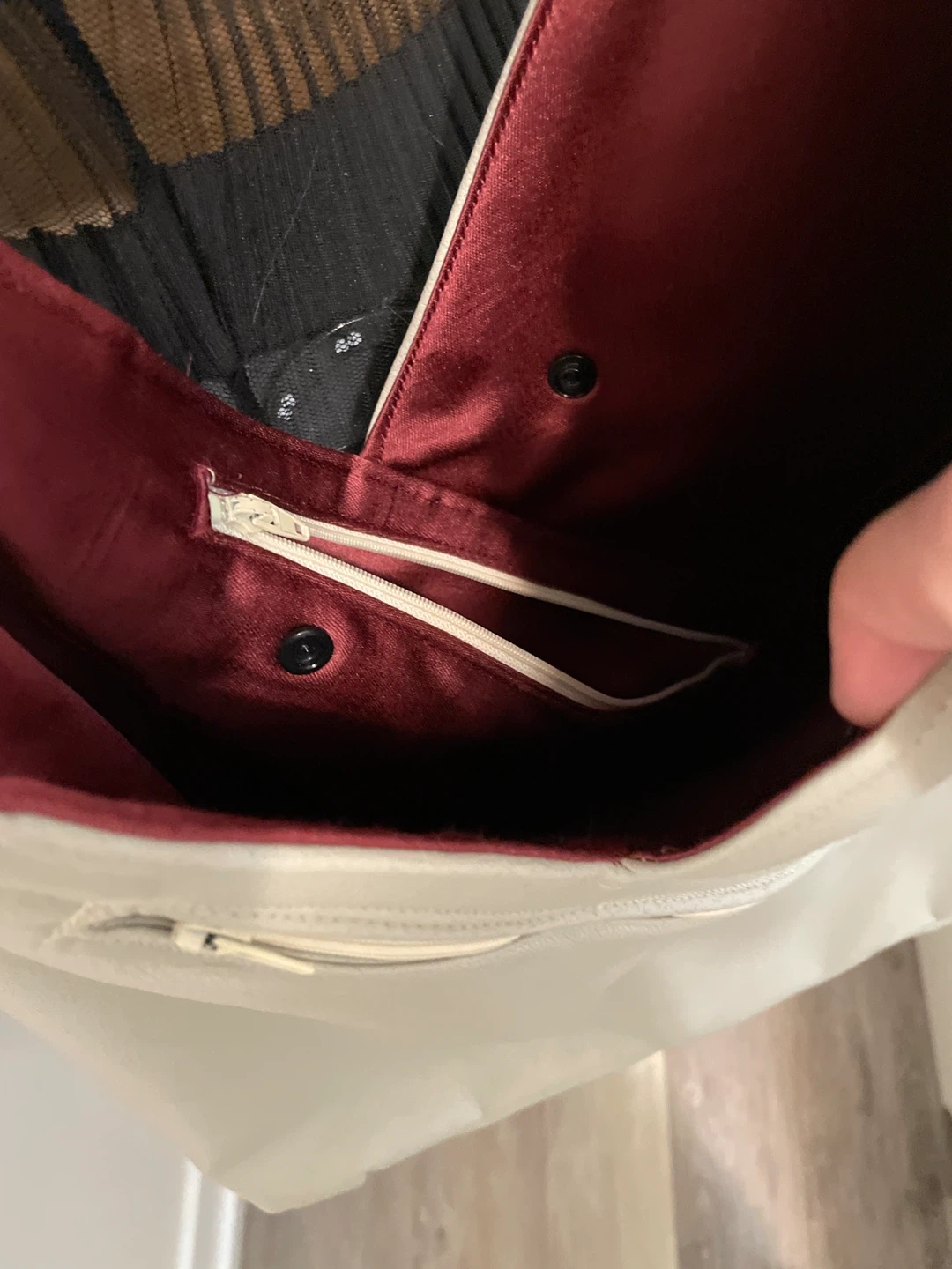 Light Grey Faux Leather Shoulder Bag with Zipper Pocket - photo 3