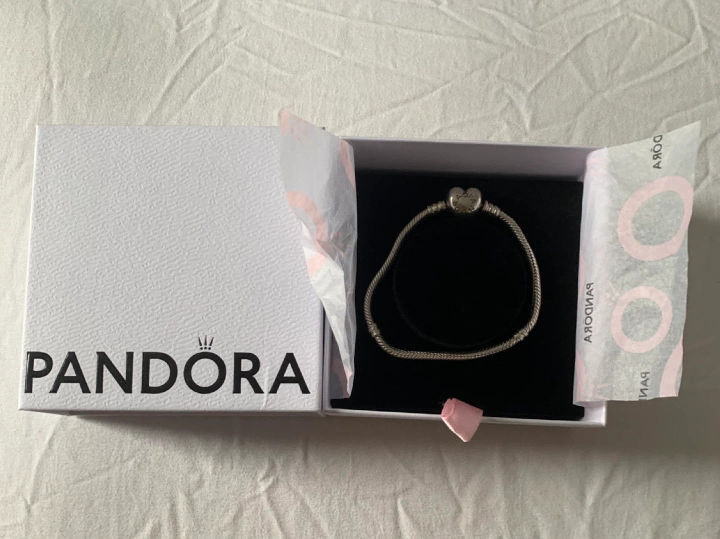 Authentic Pandora bracelet with heart clasp 💖