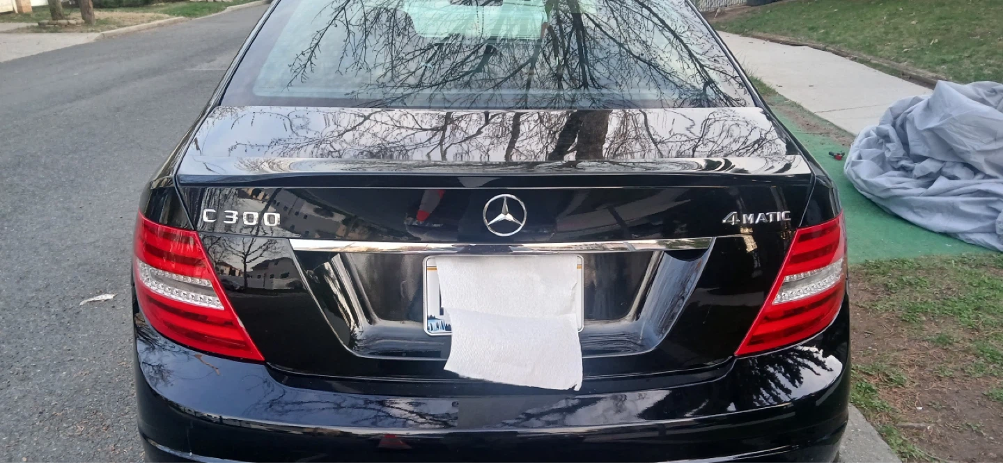 Black Mercedes-Benz C300 4MATIC Sedan - photo 4