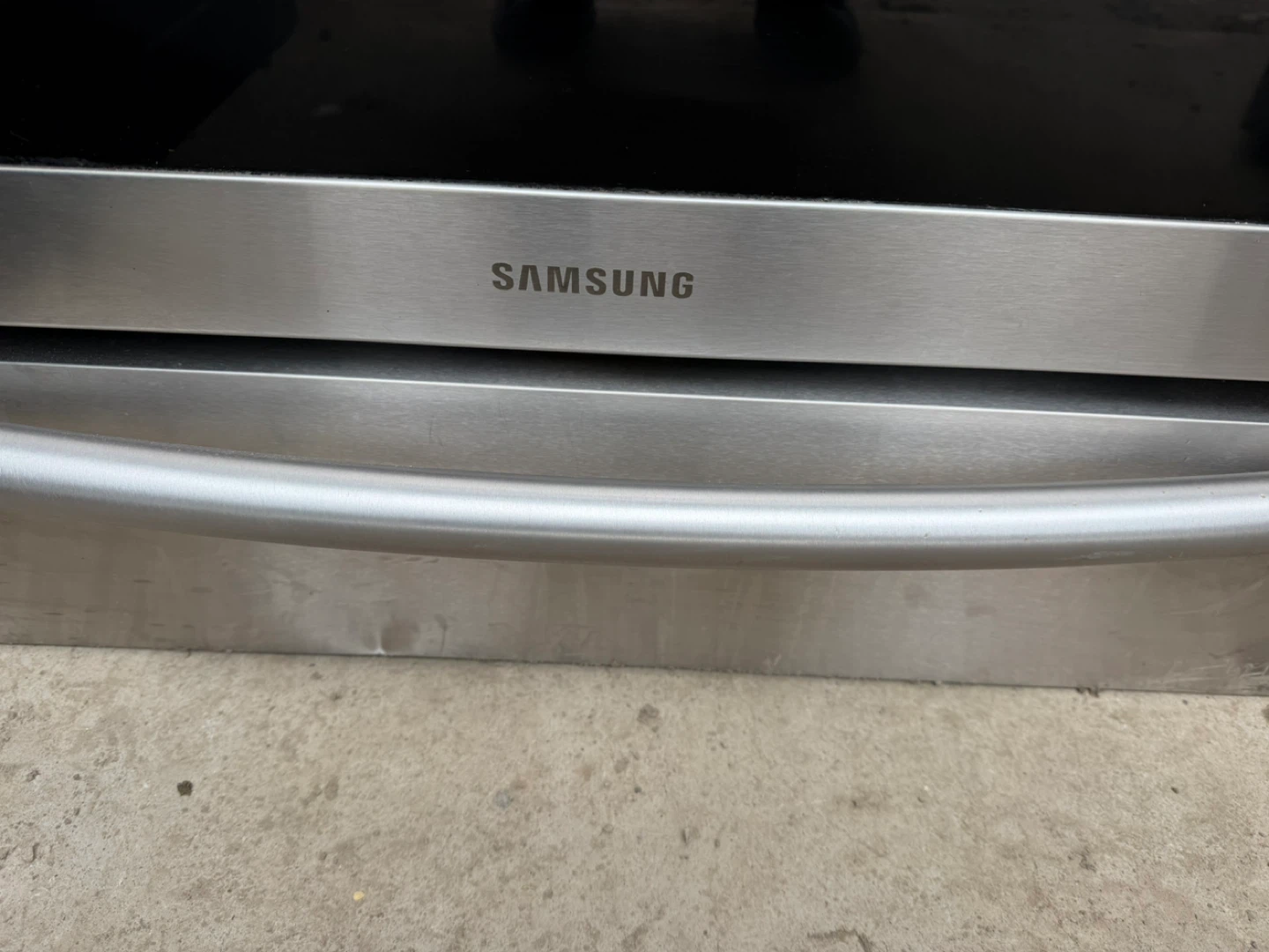 Samsung Electric Range with Oven - photo 2