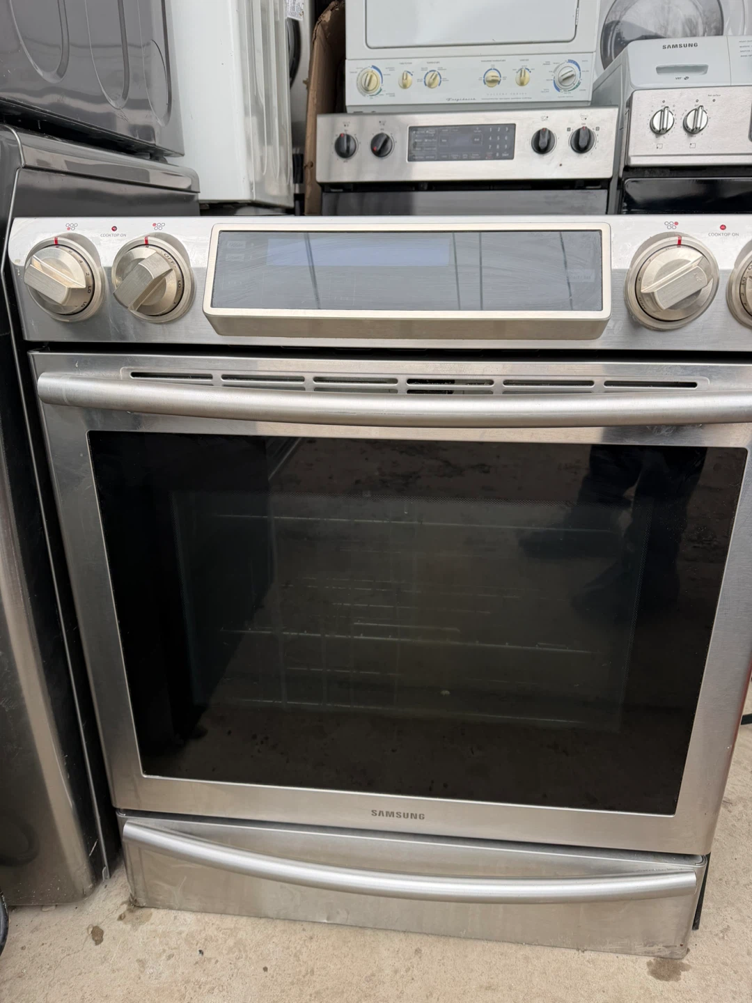 Samsung Electric Range with Oven - photo 3