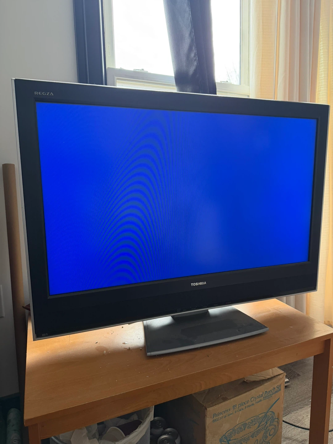 TOSHIBA LCD TV