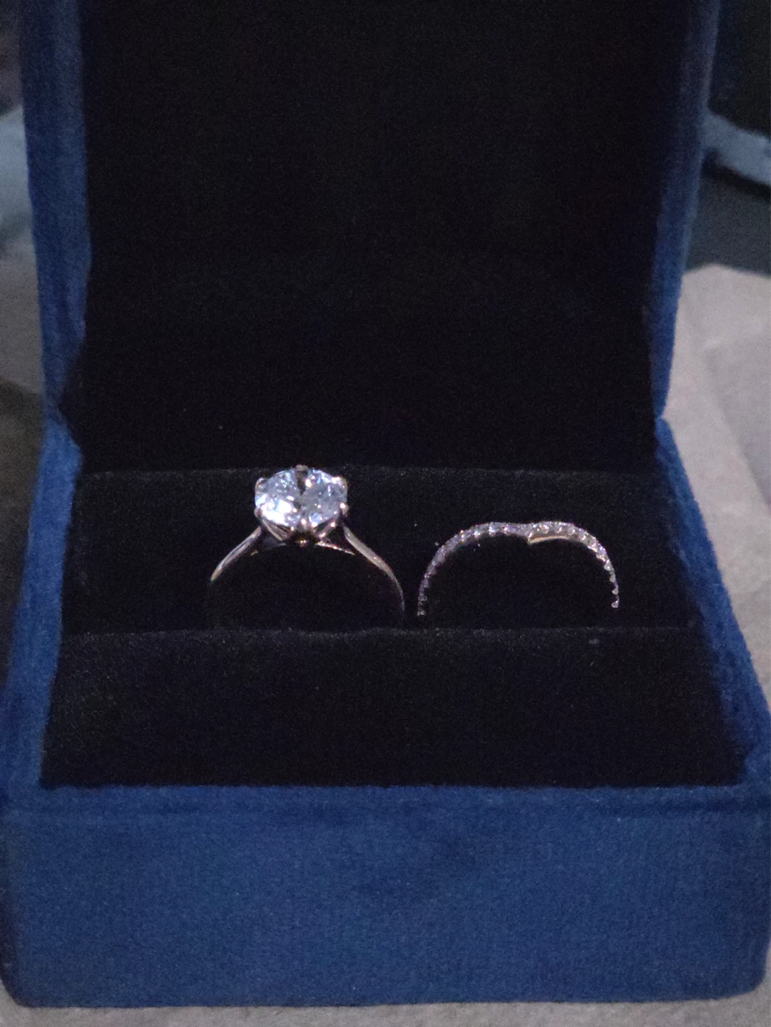 Brand new 2.5 ct D VS1 lab diamond bridal set