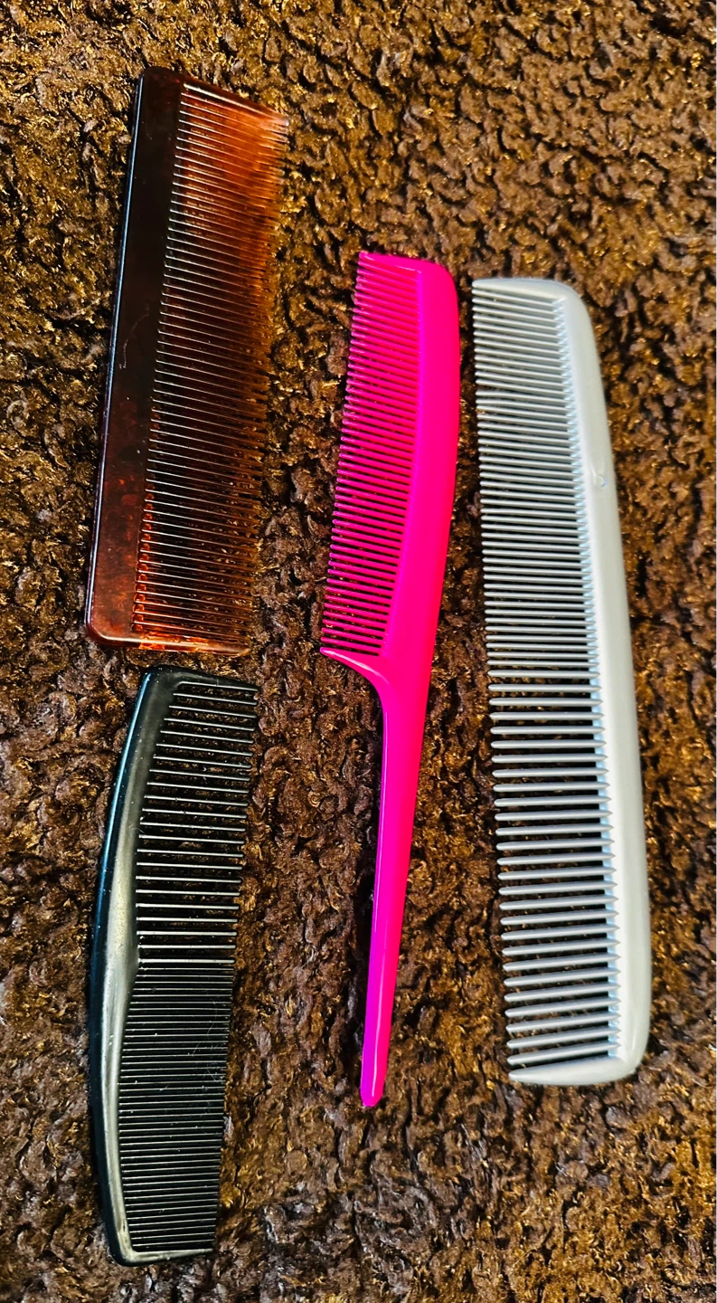 Lot of 4 Hair Combs - photo 2