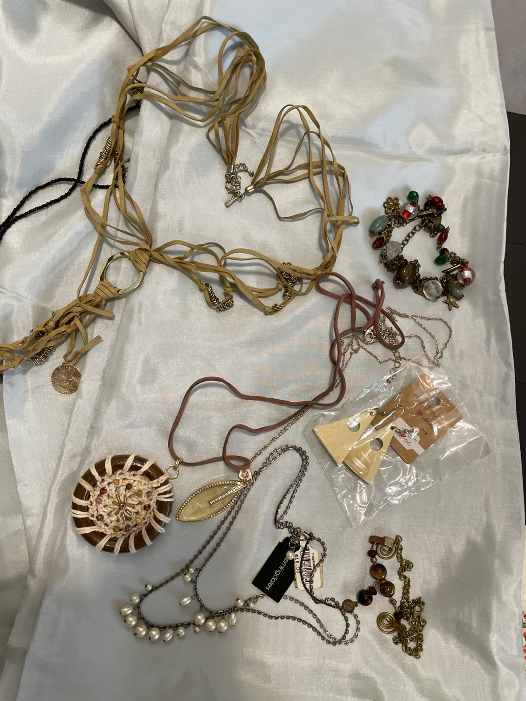 Assorted Women's Costume Jewellery Lot