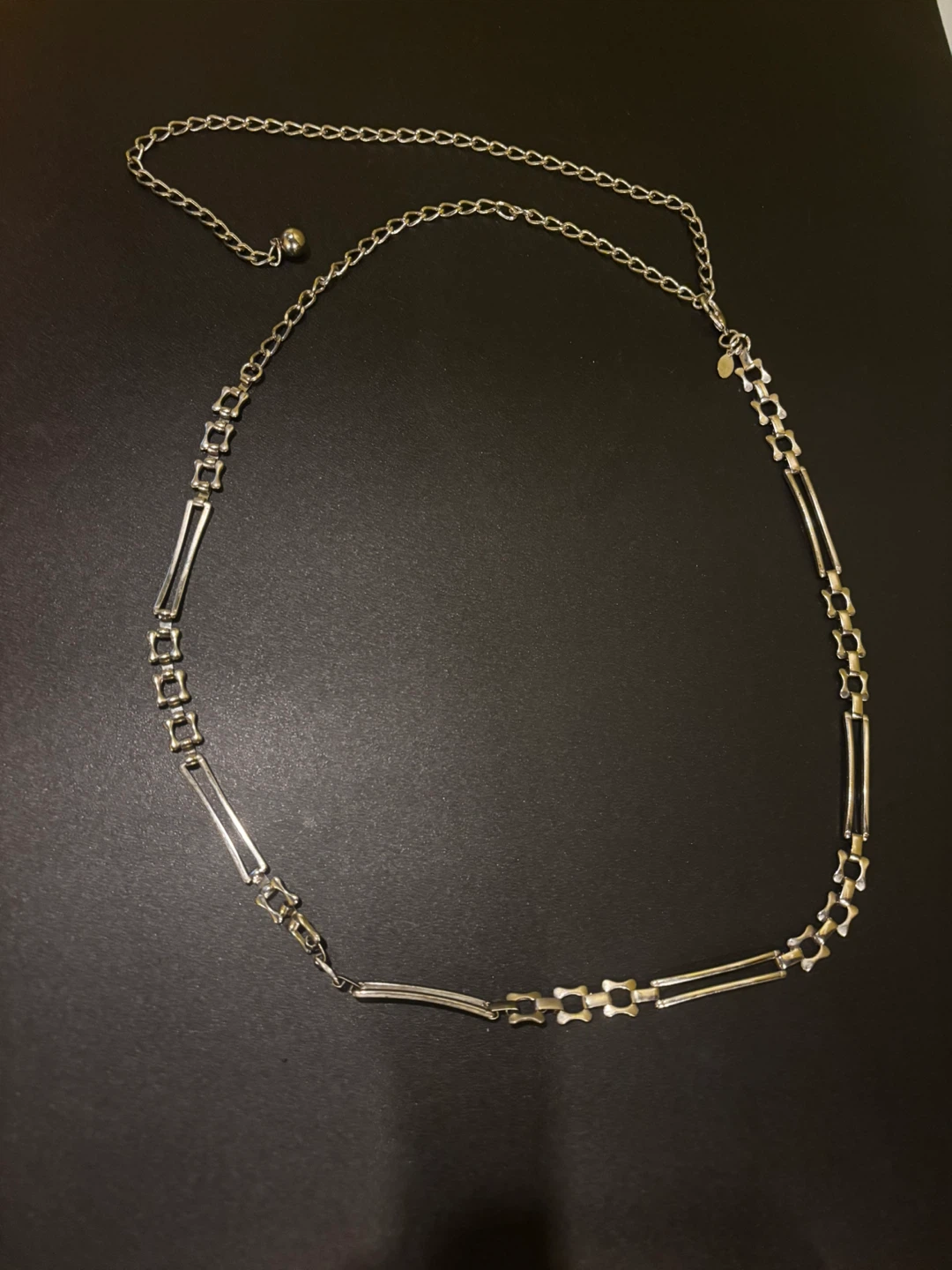 Silver Tone Chain Belt with Geometric Details - photo 5