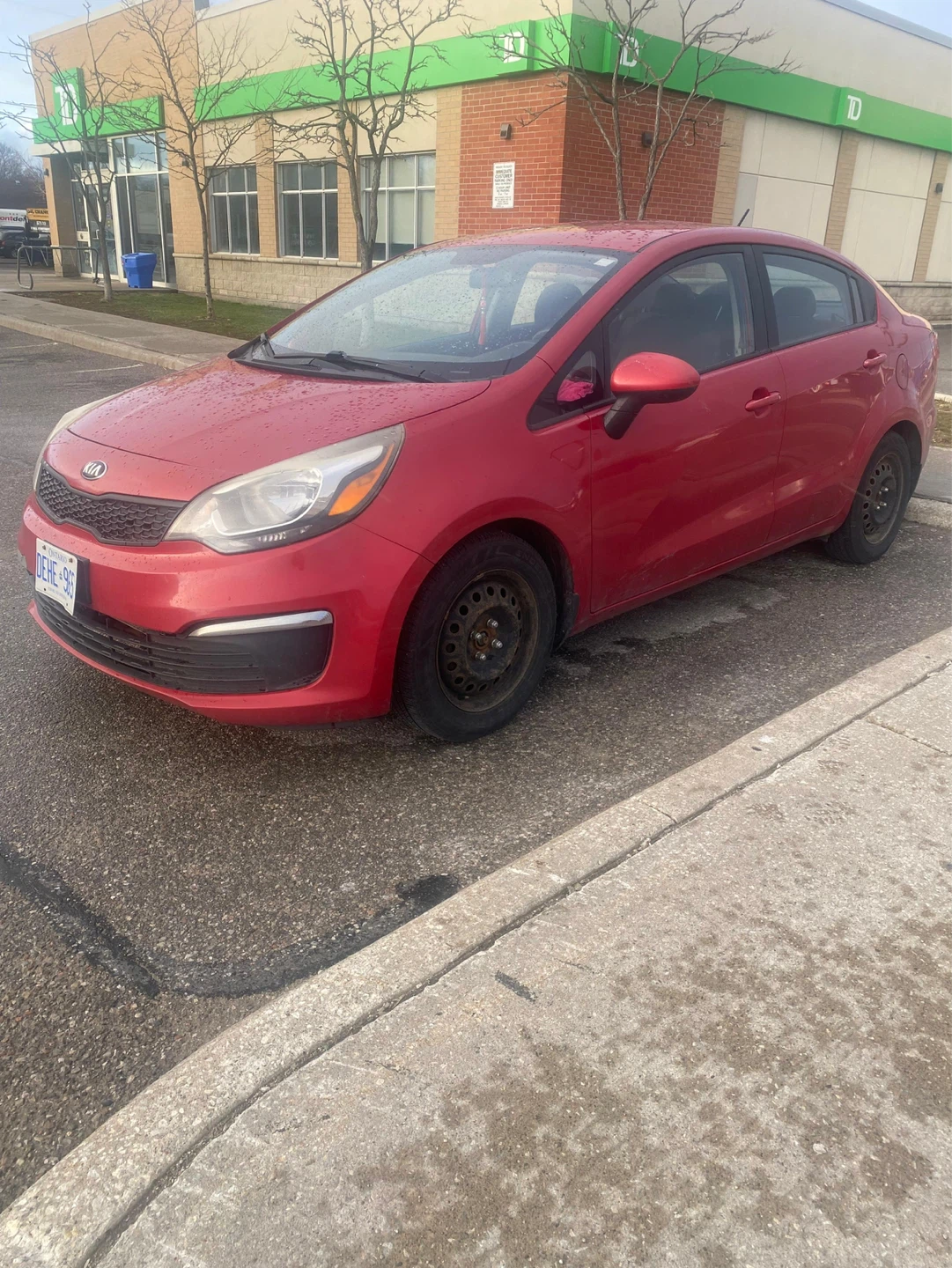 Red Kia Rio Sedan - photo 2