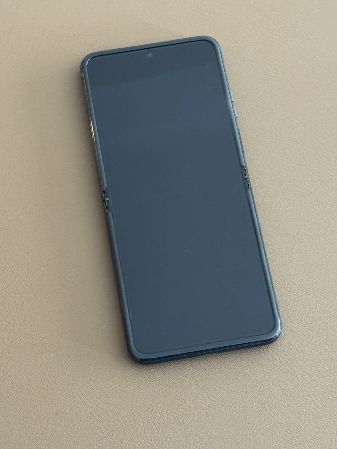 Motorola Razr 40 Ultra (Razr + 2023) foldable smartphone - photo 2