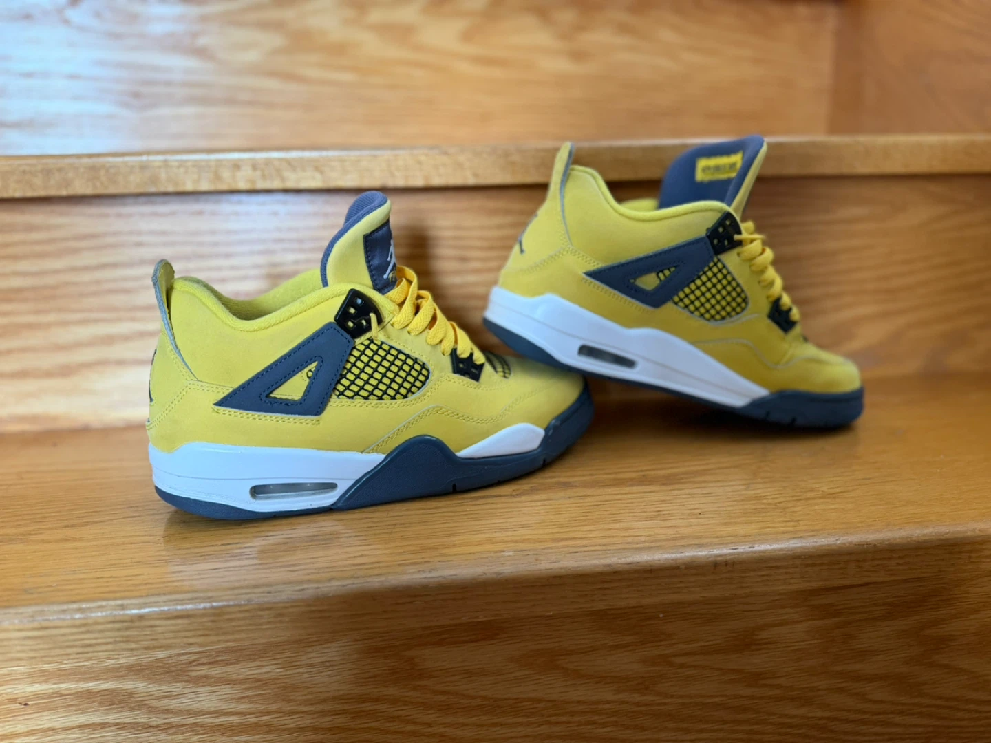 Air Jordan 4 "Lightning" - photo 2