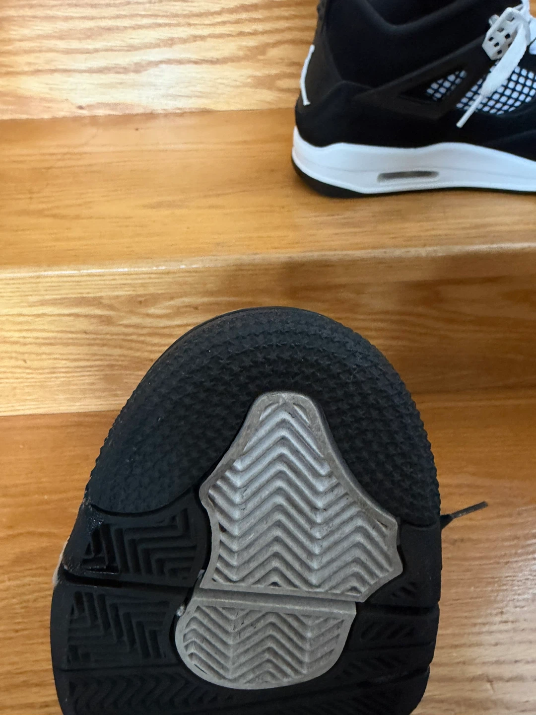 Air Jordan 4 Retro Black White - photo 4