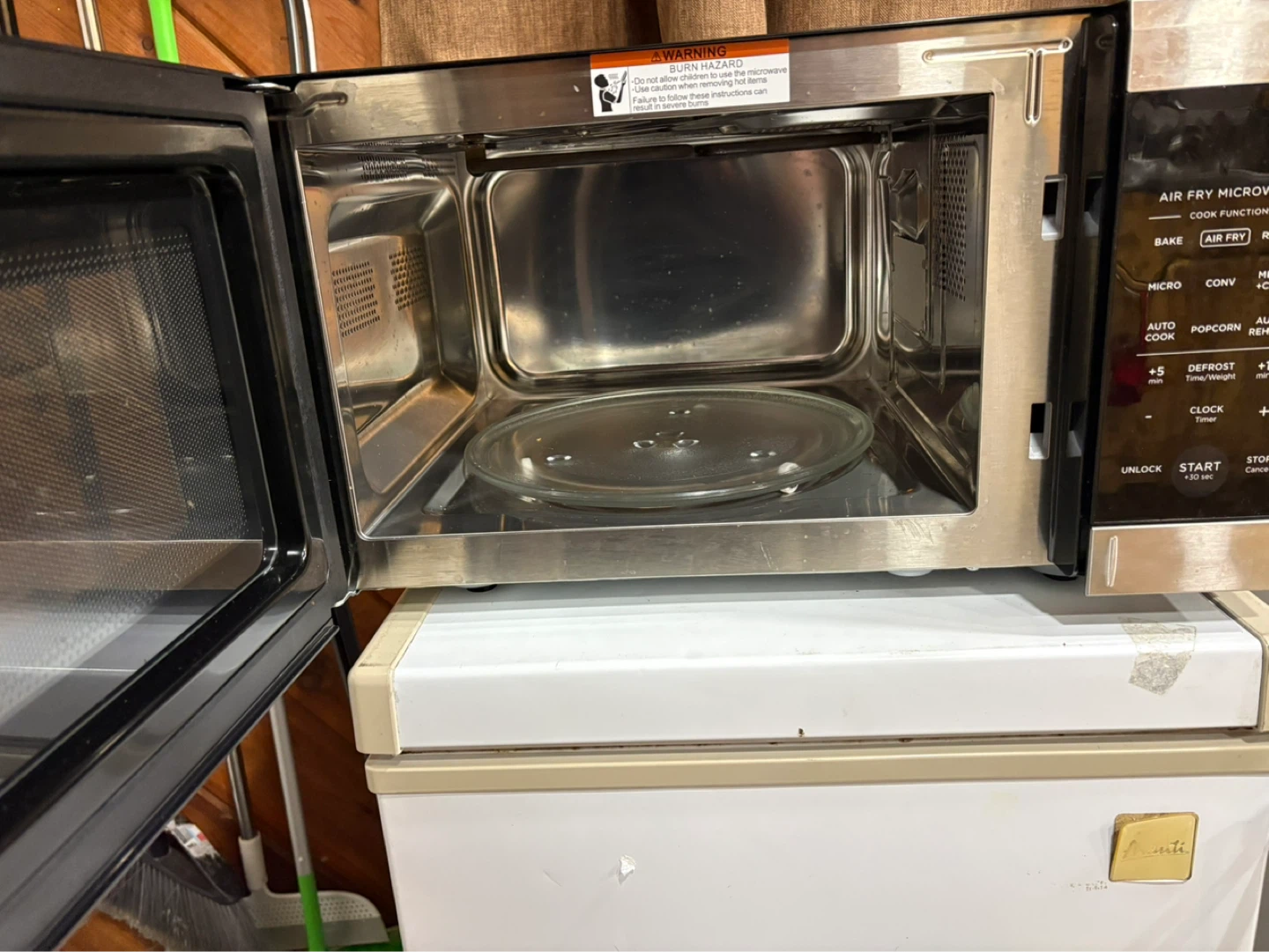 3 in 1 Air Fryer, Microwave, Convection - photo 3