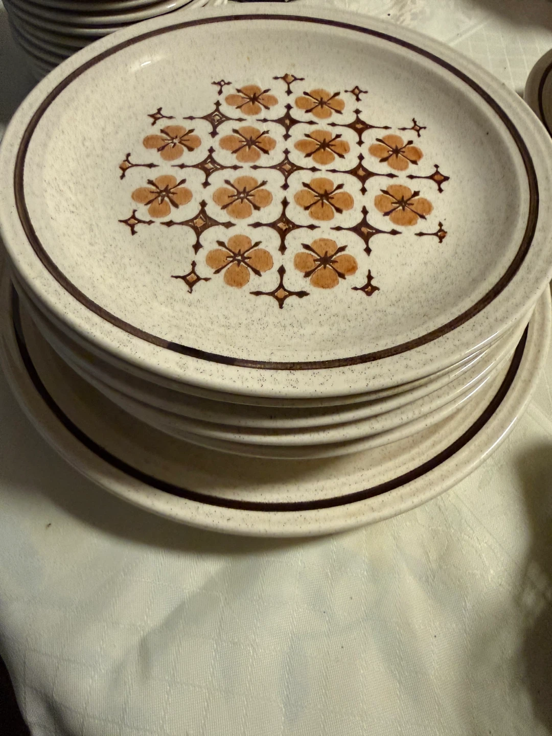 Stoneware Dinnerware Set - 8 Piece - photo 3