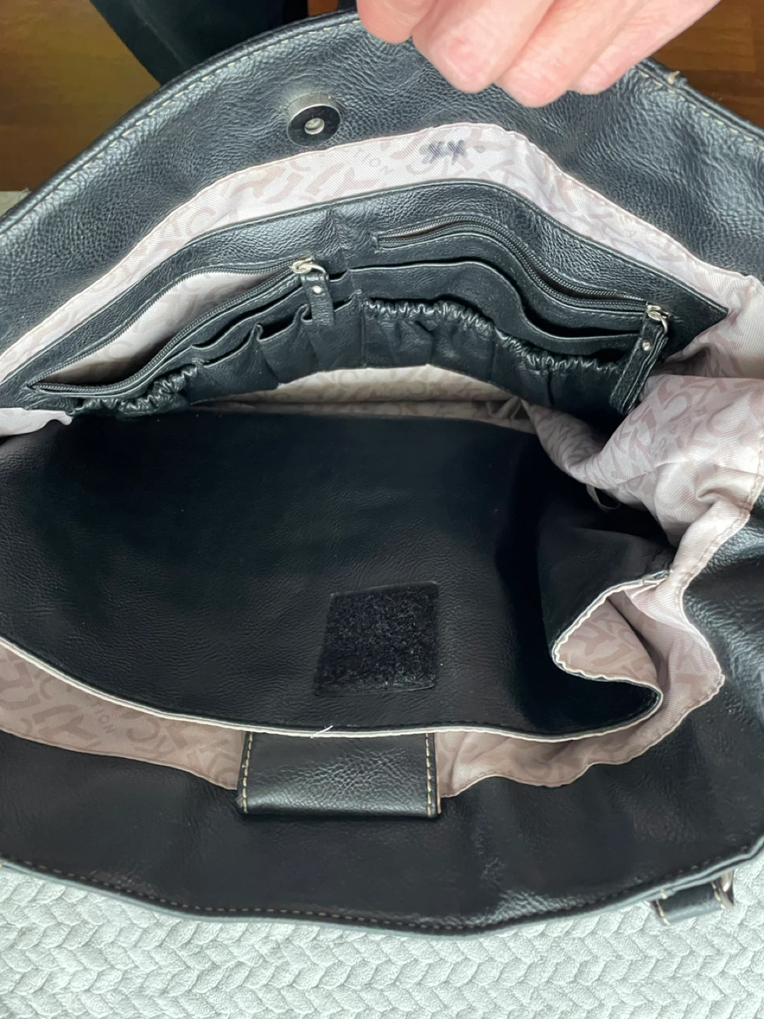 Kenneth Cole Reaction Black Faux Leather Tote Bag - photo 3