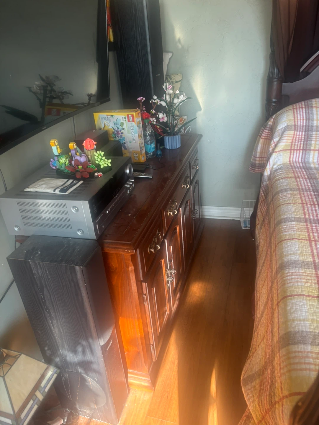 Wooden Sideboard with 3 Drawers and 4 Doors - photo 2