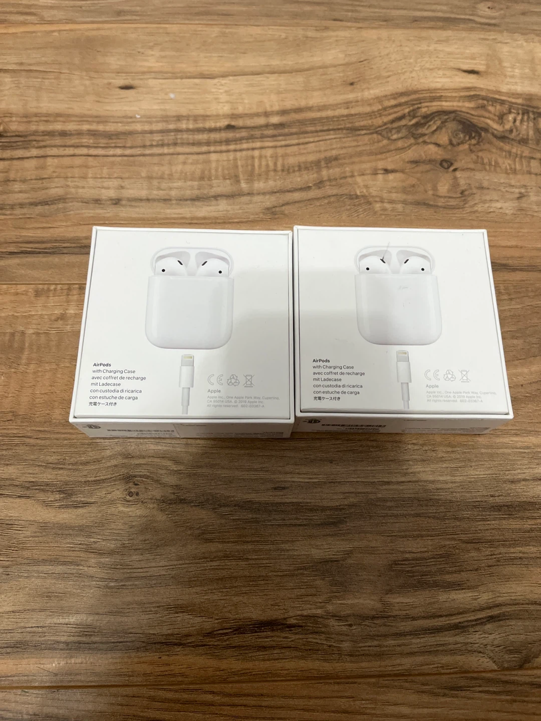 Apple AirPods box - photo 2
