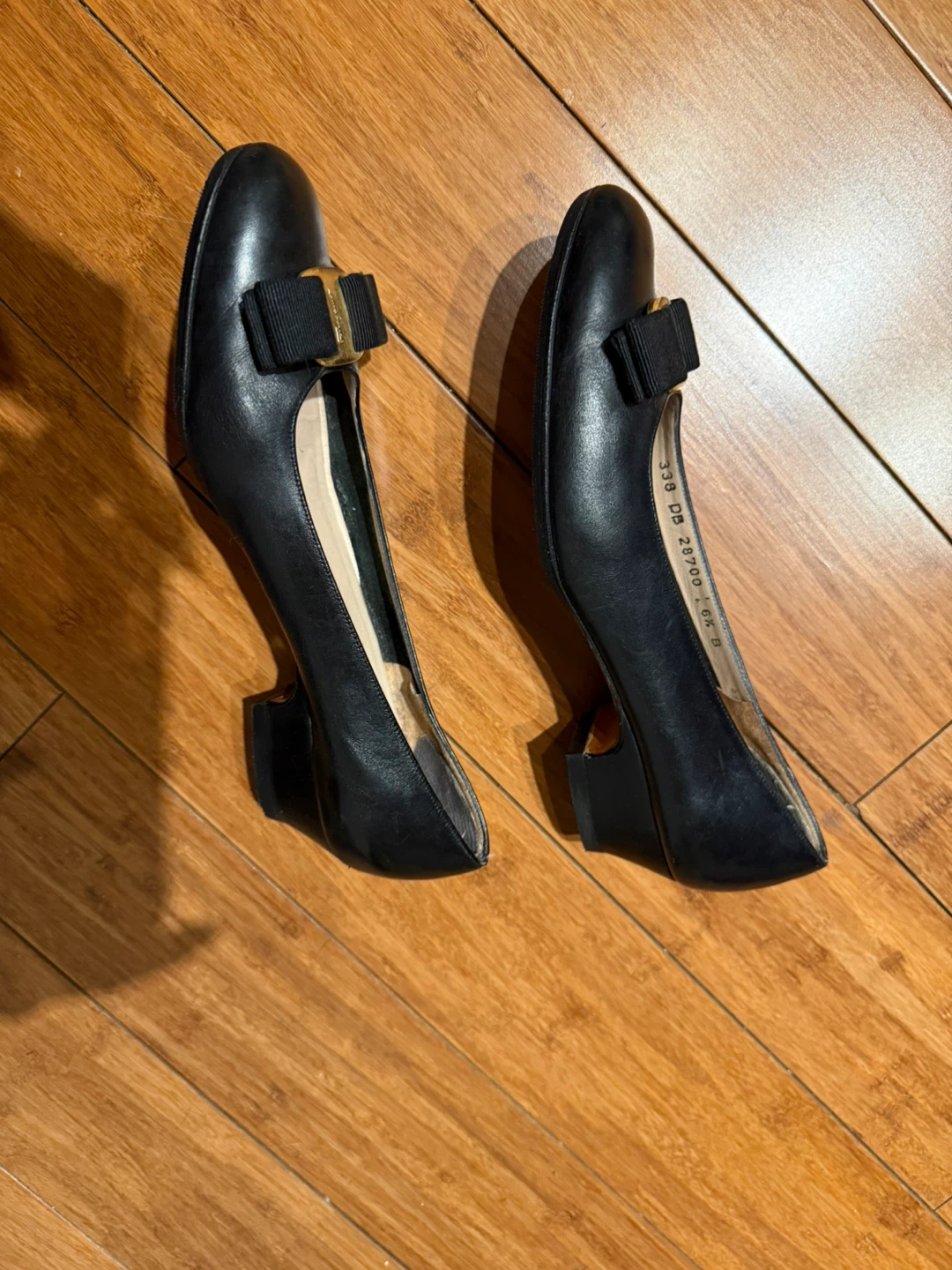 Salvatore Ferragamo Vara Bow Pumps Black Leather - photo 3