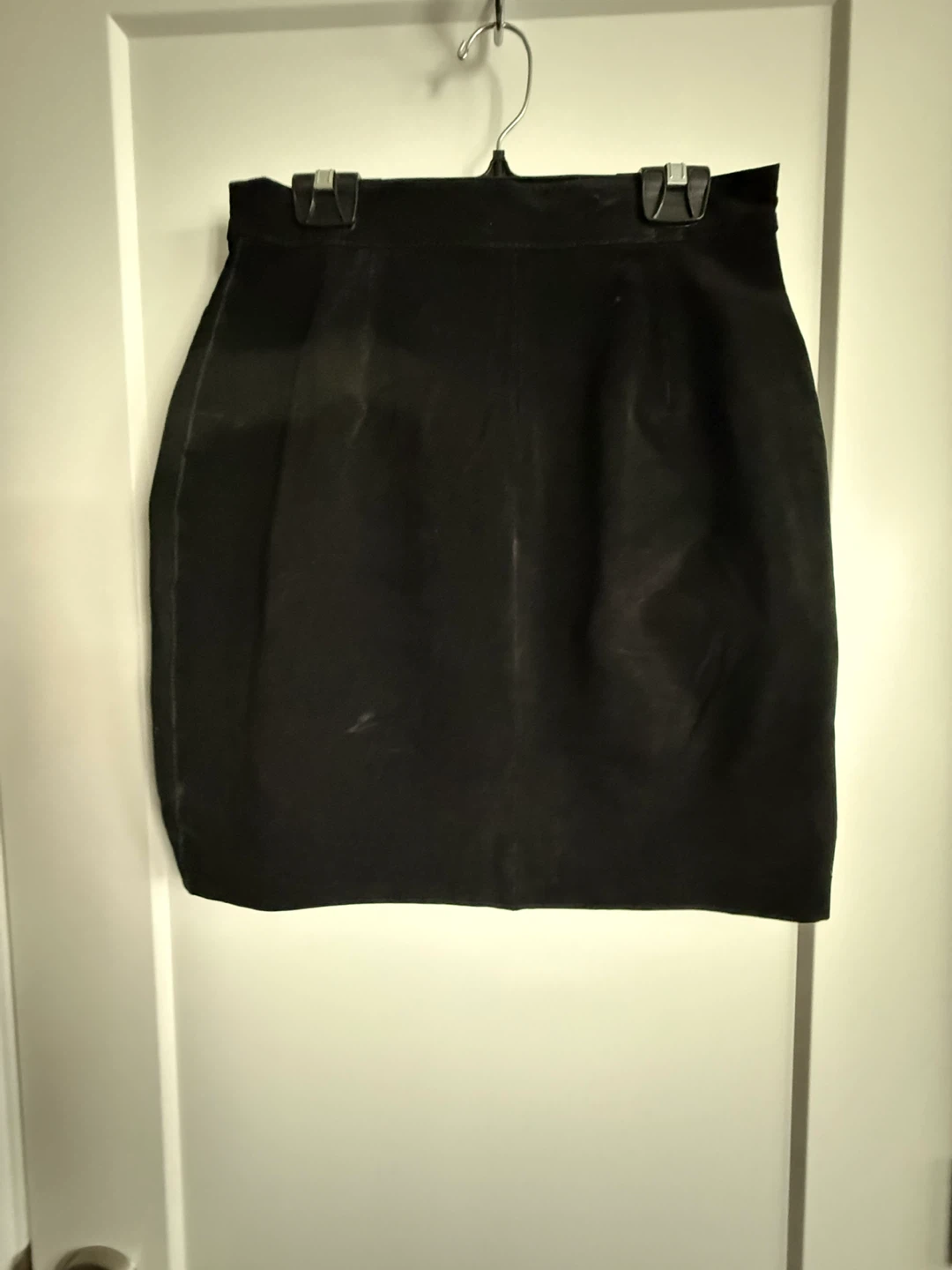 Leather and suede skirts, and leather and suede pants - photo 3