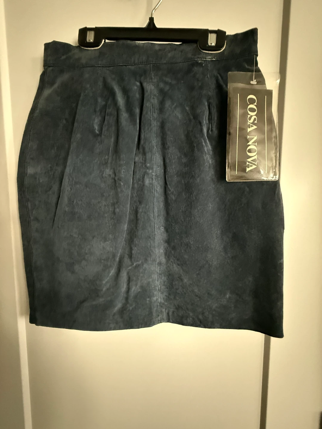 Leather and suede skirts, and leather and suede pants - photo 2