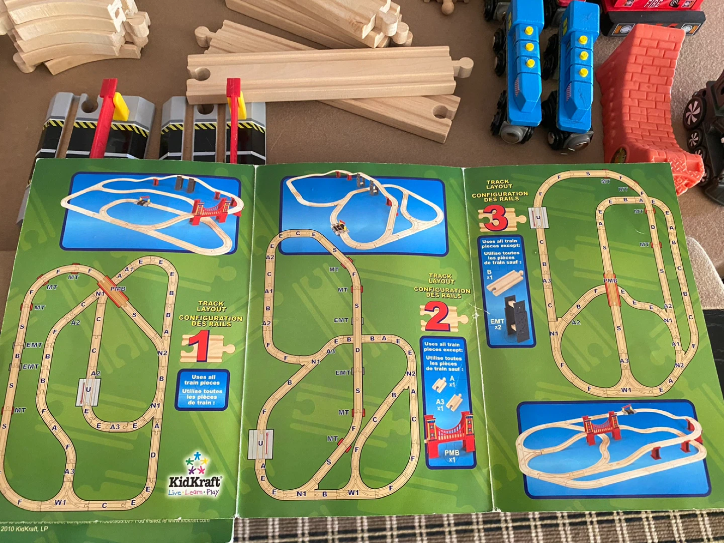 Train and track 110 pieces set + Fire truck - photo 3
