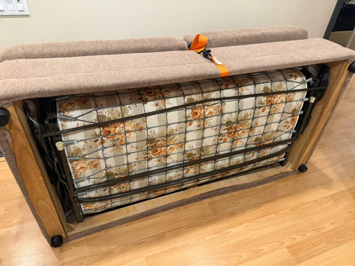 Hide a bed couch - photo 3
