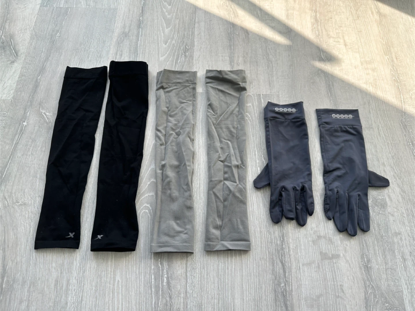 Compression Arm Sleeves and Gloves Set